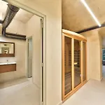 Urban Flat 78 - 3 Bedroom Apartment Republique