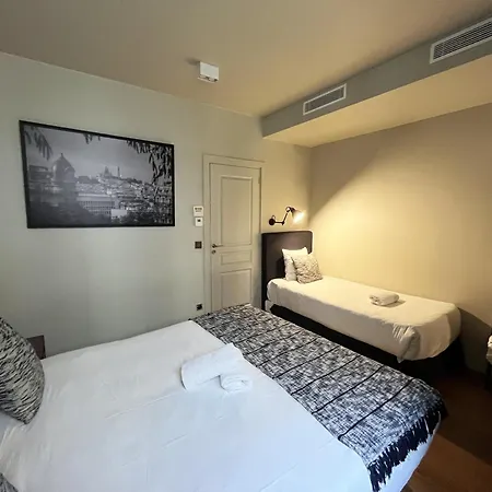 Urban Flat 78 - 3 Bedroom Republique *